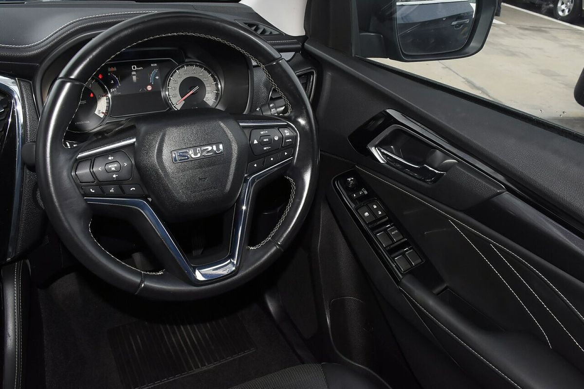 2023 Isuzu MU-X LS-T