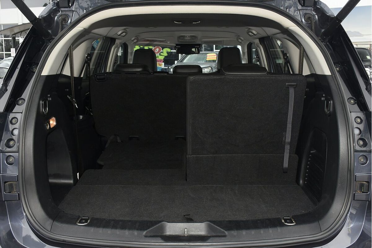 2023 Isuzu MU-X LS-T