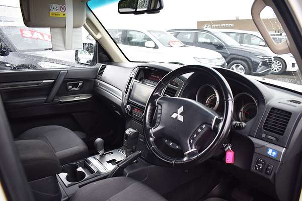 2021 Mitsubishi Pajero GLX NX