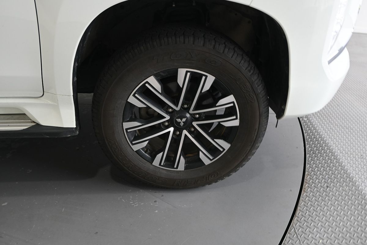 2022 Mitsubishi Pajero Sport GLS QF