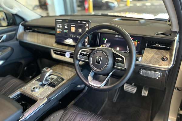 2024 GWM Tank 500 Lux Hybrid P03