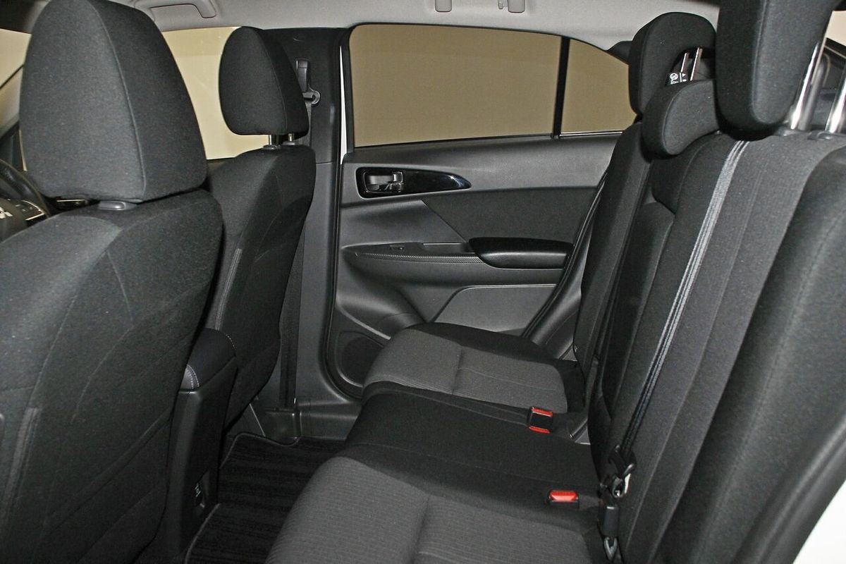 2023 Mitsubishi Eclipse Cross LS YB