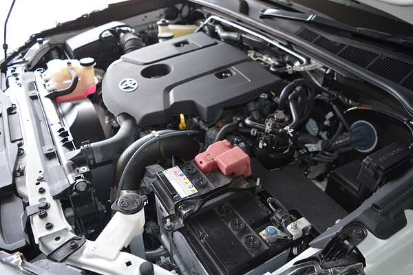 2024 Toyota Hilux SR5 48V GUN126R 4X4