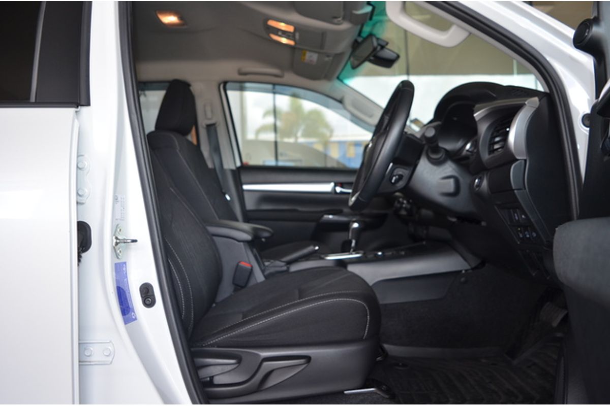 2024 Toyota Hilux SR5 48V GUN126R 4X4