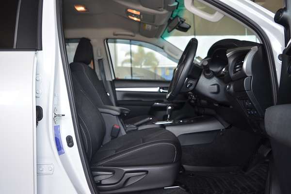 2024 Toyota Hilux SR5 48V GUN126R 4X4