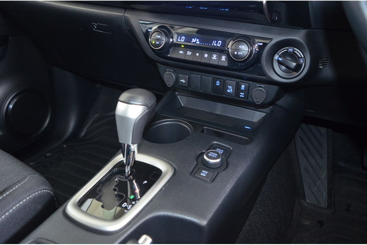 2024 Toyota Hilux SR5 48V GUN126R 4X4