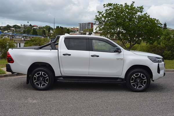 2024 Toyota Hilux SR5 48V GUN126R 4X4