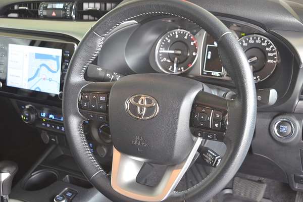 2024 Toyota Hilux SR5 48V GUN126R 4X4