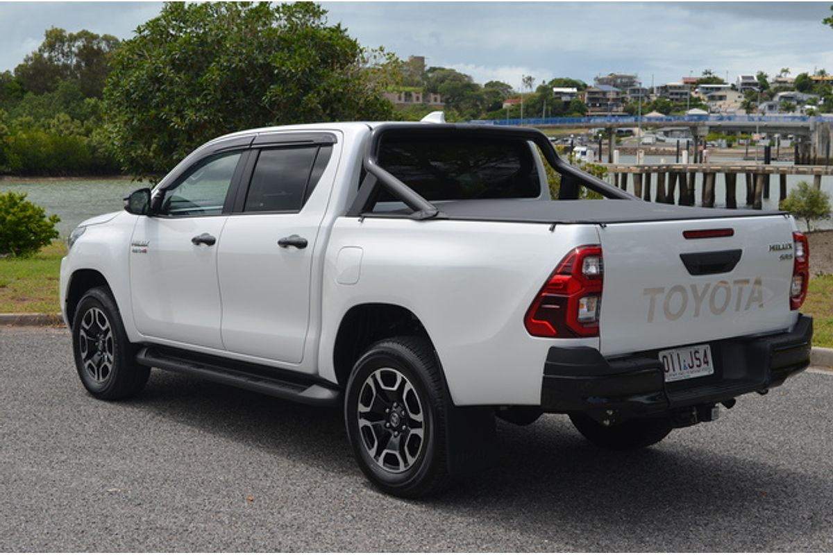 2024 Toyota Hilux SR5 48V GUN126R 4X4