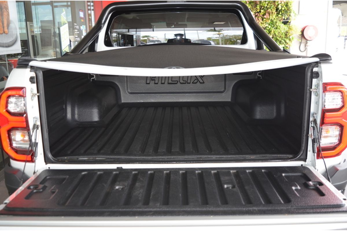2024 Toyota Hilux SR5 48V GUN126R 4X4