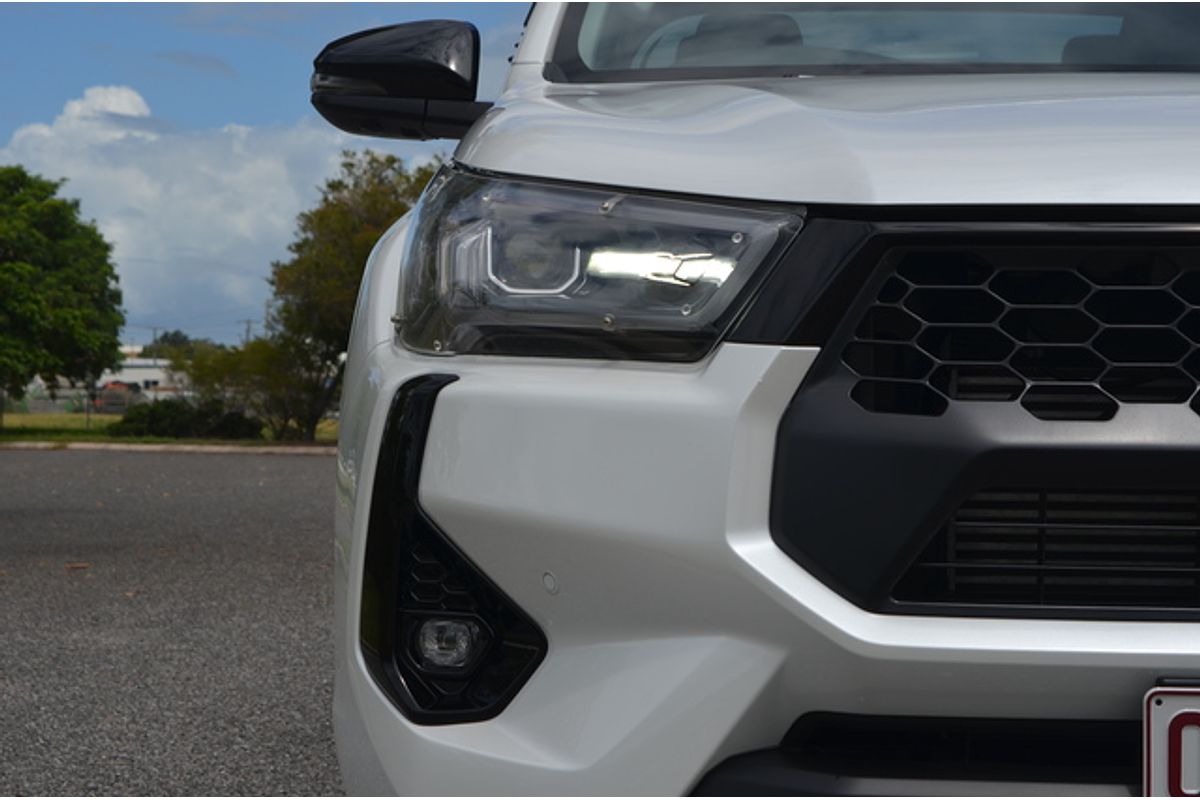 2024 Toyota Hilux SR5 48V GUN126R 4X4
