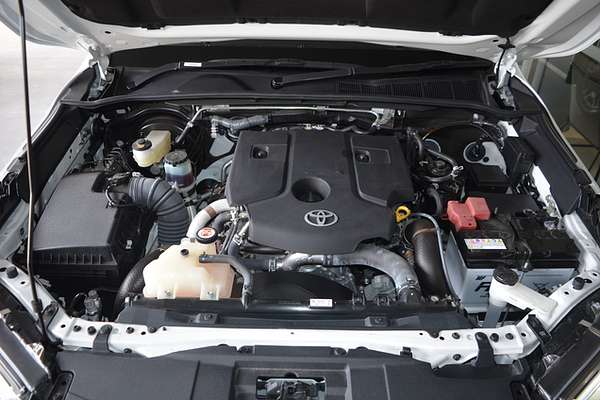 2024 Toyota Hilux SR5 48V GUN126R 4X4