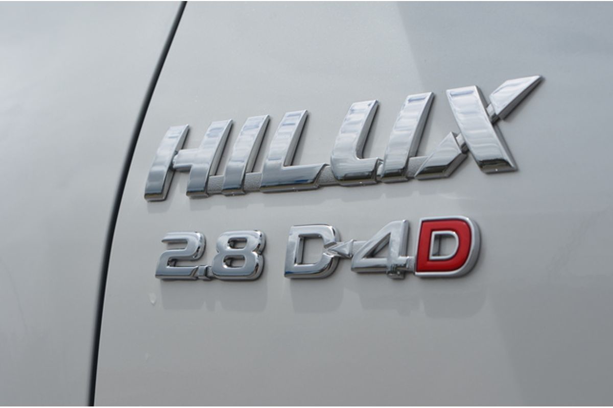 2024 Toyota Hilux SR5 48V GUN126R 4X4