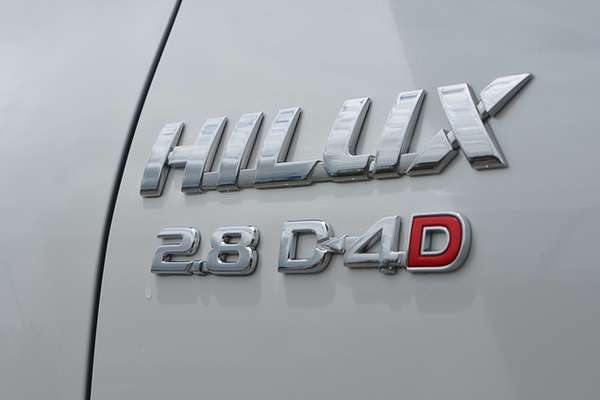 2024 Toyota Hilux SR5 48V GUN126R 4X4