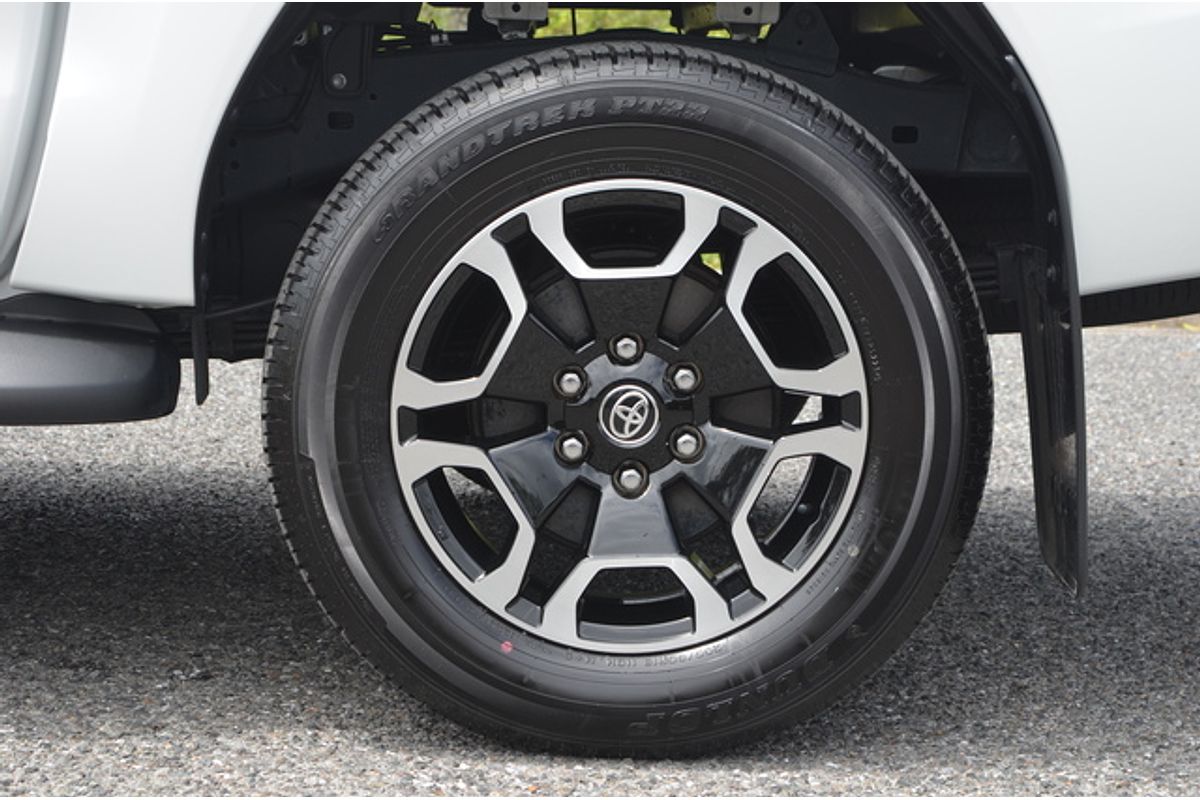 2024 Toyota Hilux SR5 48V GUN126R 4X4