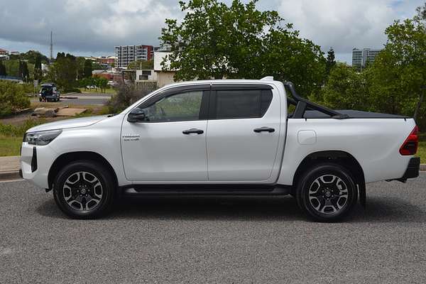 2024 Toyota Hilux SR5 48V GUN126R 4X4