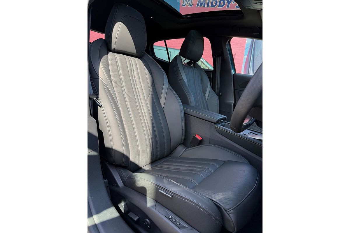 2025 Peugeot 408 GT Premium Hybrid P54