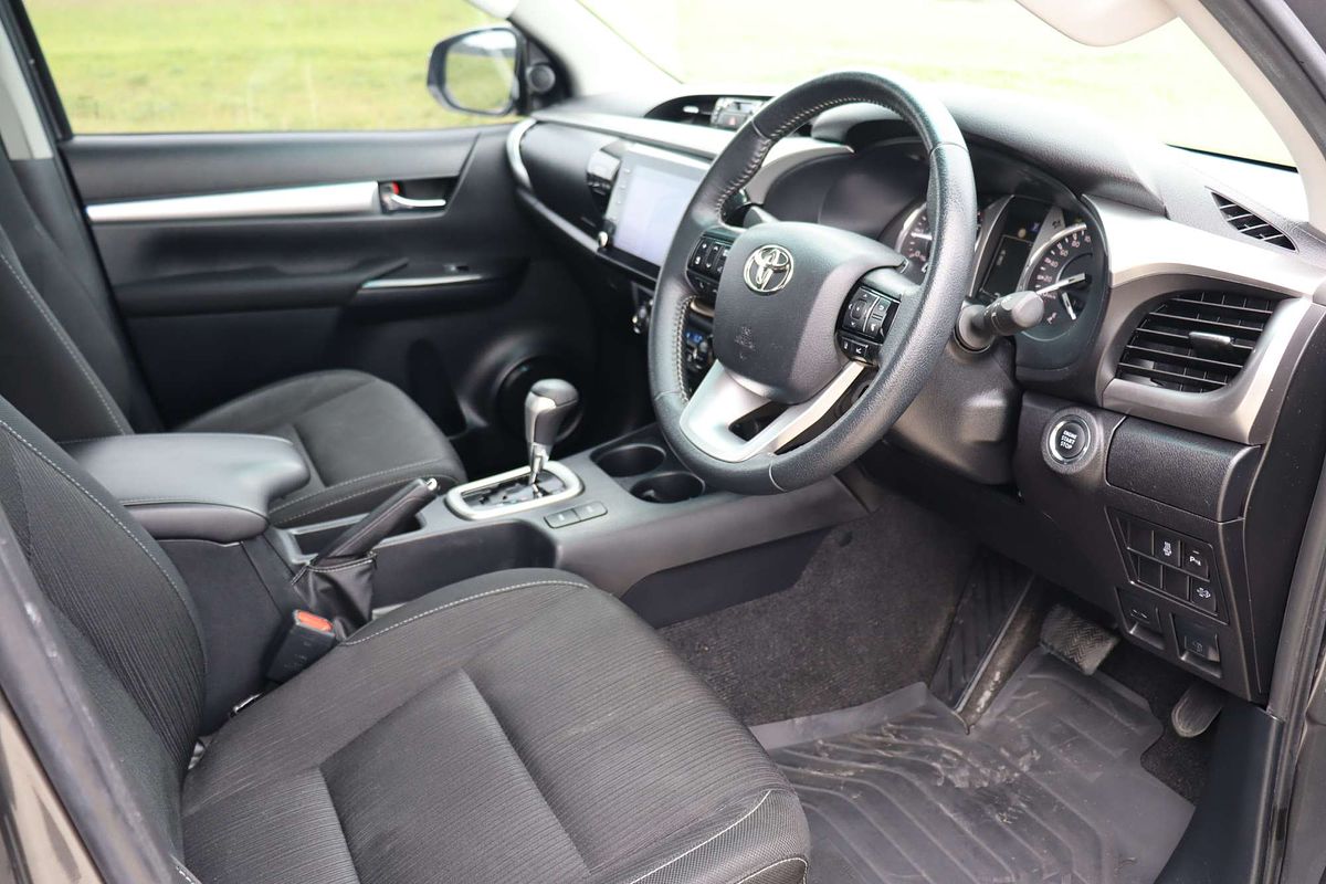 2022 Toyota Hilux SR5 GUN126R 4X4