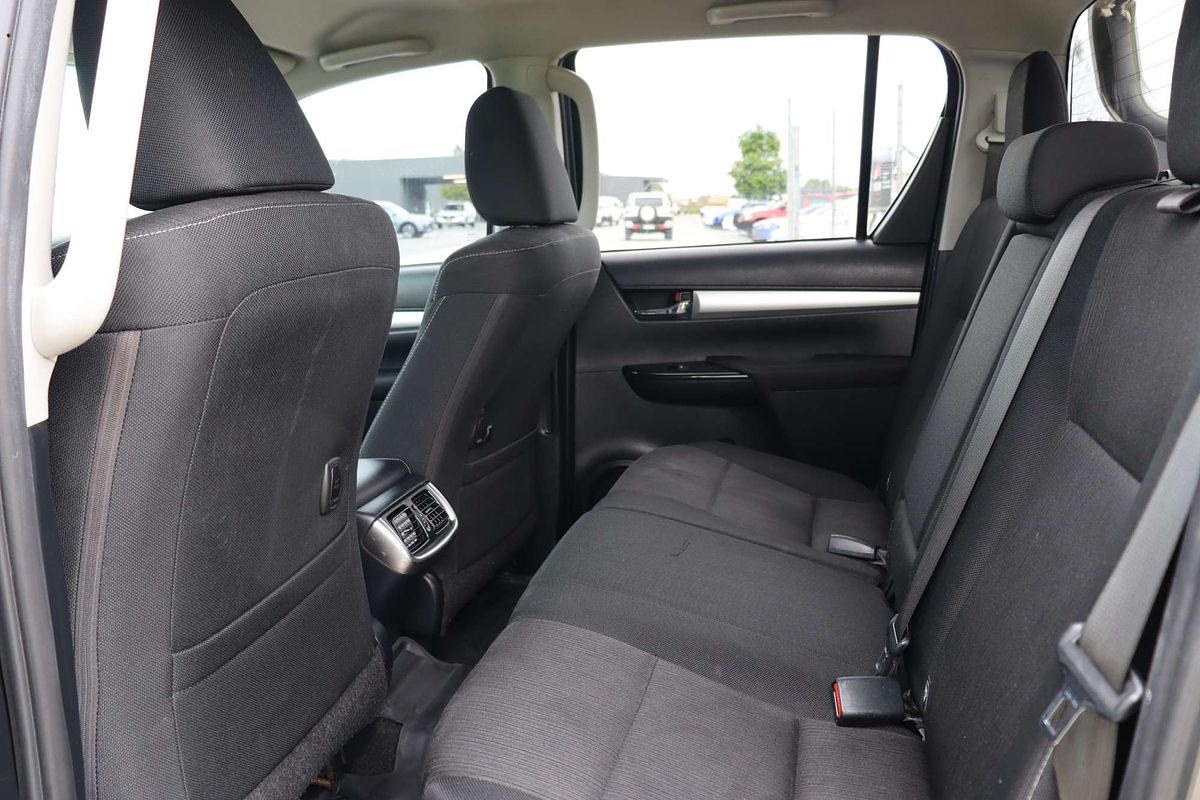 2022 Toyota Hilux SR5 GUN126R 4X4