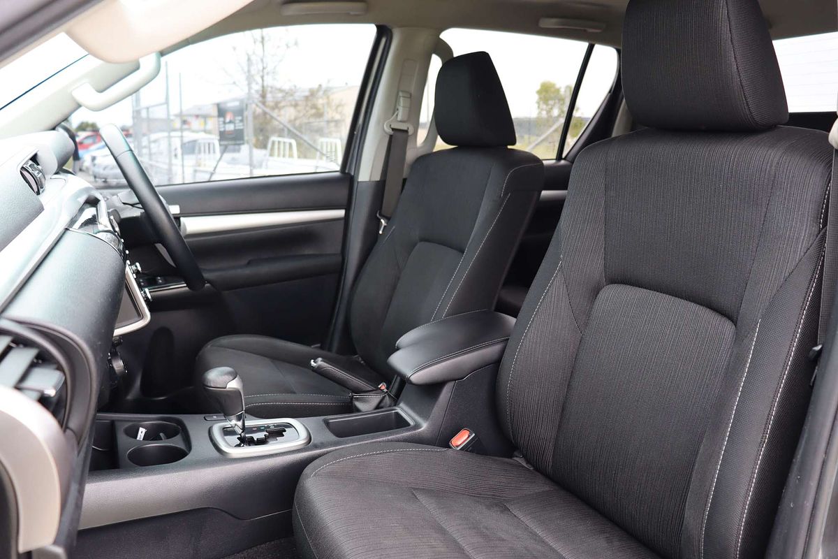 2022 Toyota Hilux SR5 GUN126R 4X4
