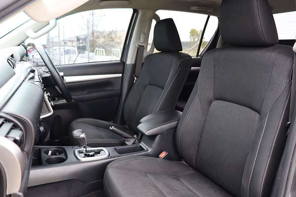 2022 Toyota Hilux SR5 GUN126R 4X4