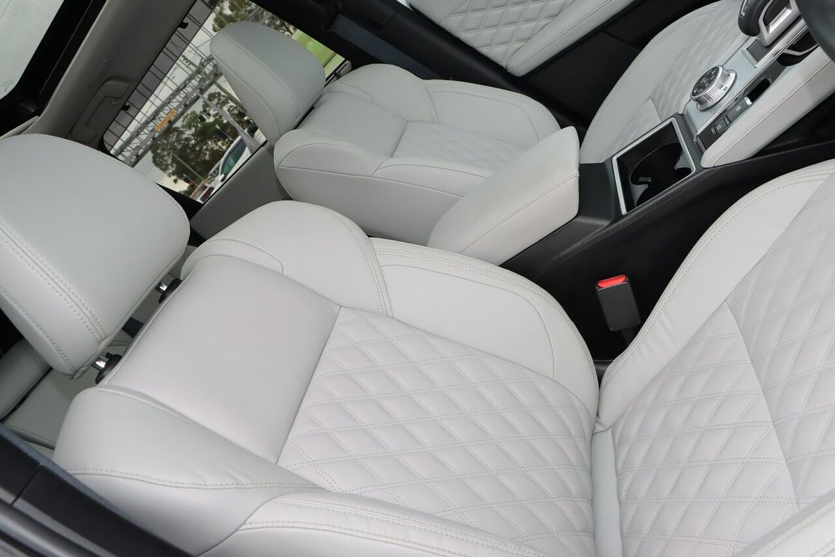 2023 Mitsubishi Outlander Exceed ZM