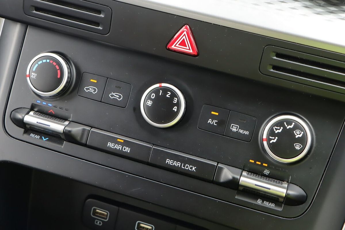 2022 Kia Carnival S KA4