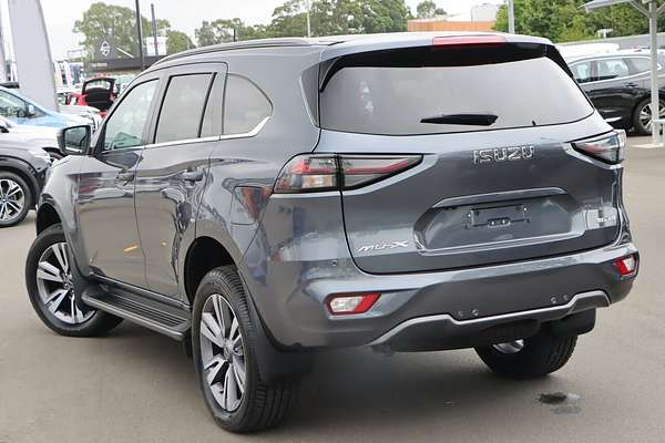2022 Isuzu MU-X LS-T