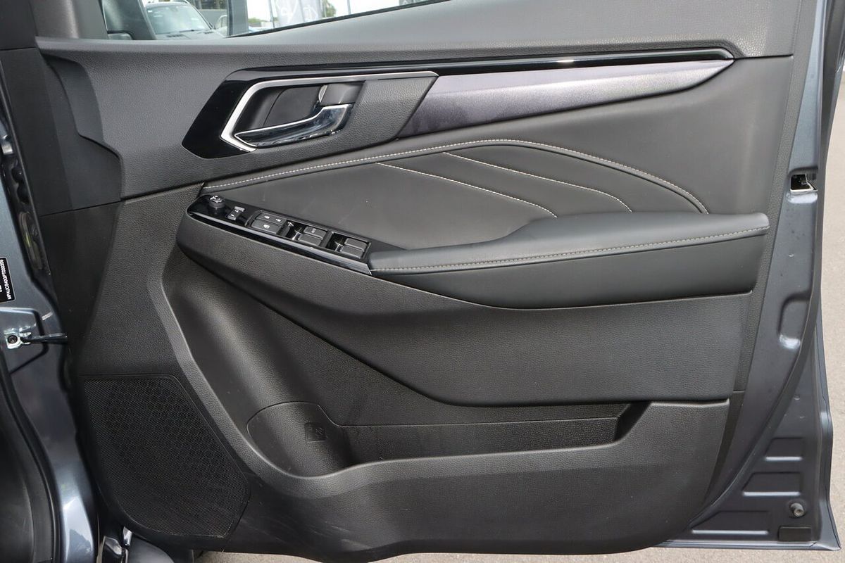 2022 Isuzu MU-X LS-T