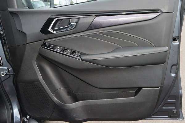 2022 Isuzu MU-X LS-T