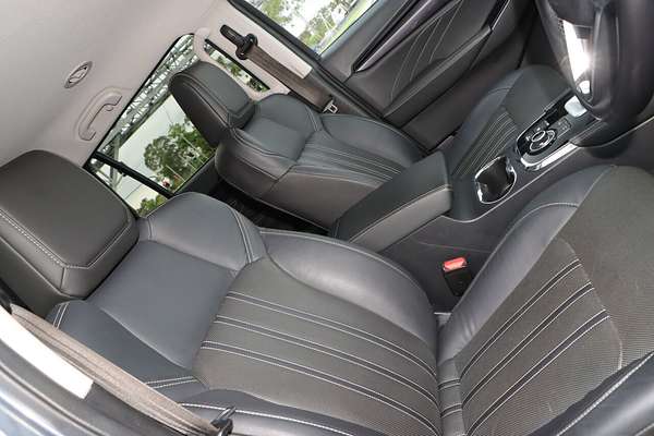 2022 Isuzu MU-X LS-T