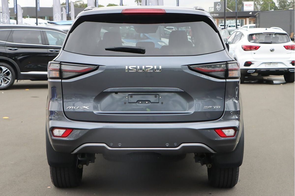 2022 Isuzu MU-X LS-T