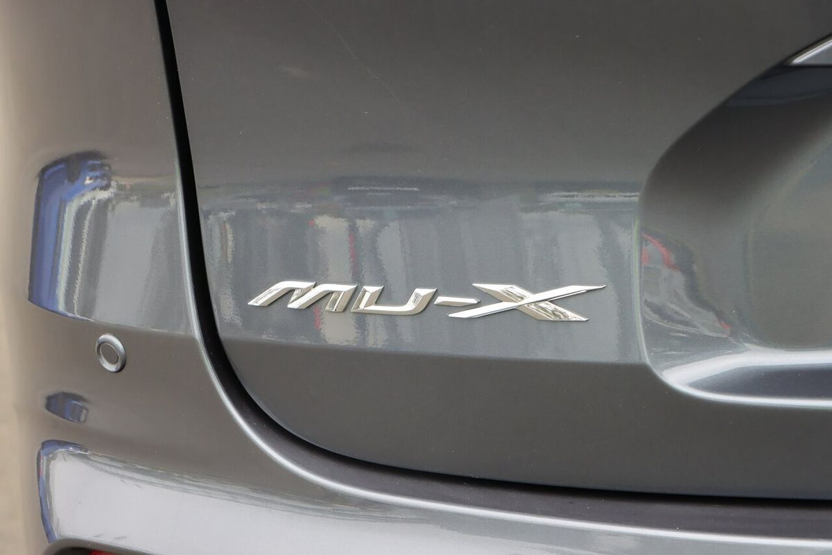 2022 Isuzu MU-X LS-T