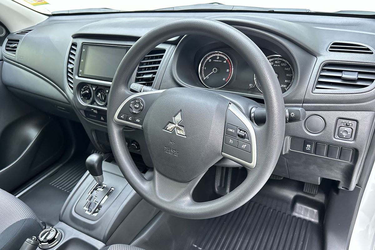 2023 Mitsubishi Triton GLX MR 4X4