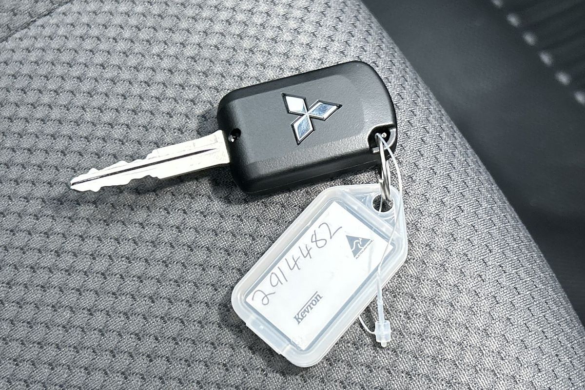2023 Mitsubishi Triton GLX MR 4X4