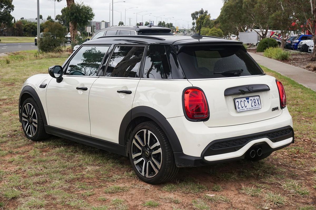 2022 MINI Hatch Cooper S MINI Yours F55 LCI-2