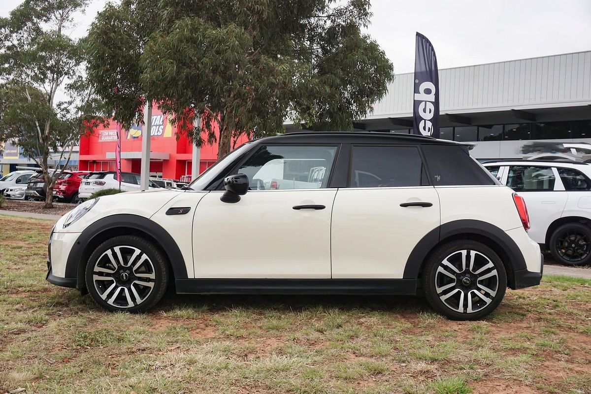 2022 MINI Hatch Cooper S MINI Yours F55 LCI-2