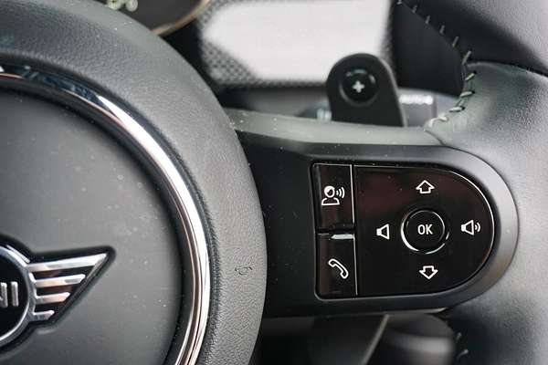 2022 MINI Hatch Cooper S MINI Yours F55 LCI-2