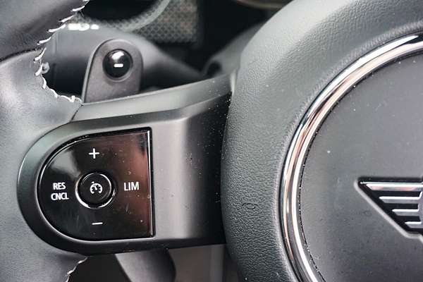 2022 MINI Hatch Cooper S MINI Yours F55 LCI-2