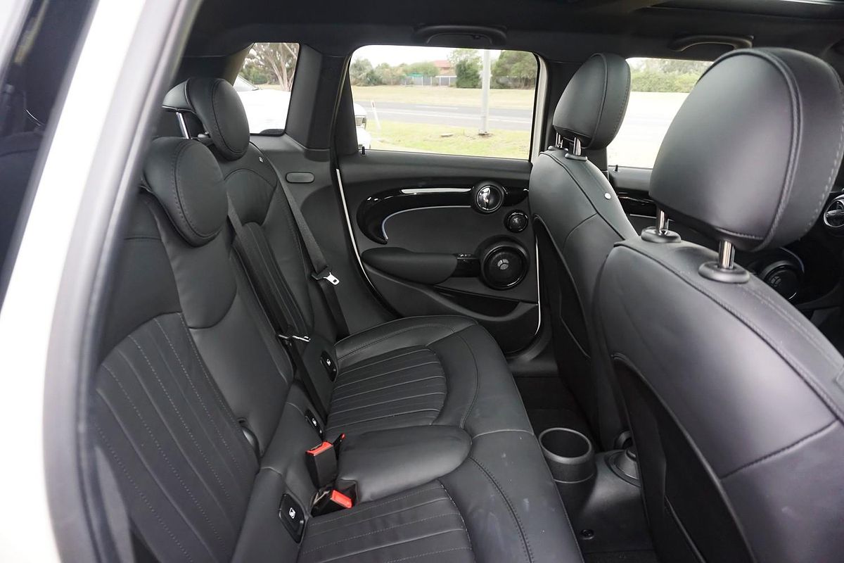 2022 MINI Hatch Cooper S MINI Yours F55 LCI-2