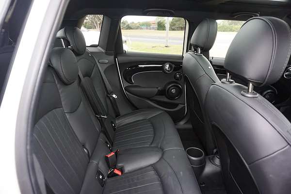 2022 MINI Hatch Cooper S MINI Yours F55 LCI-2