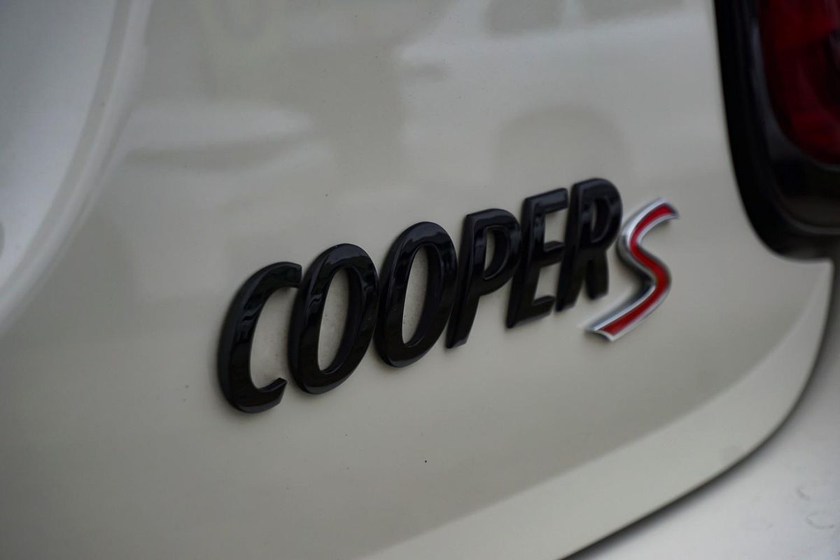 2022 MINI Hatch Cooper S MINI Yours F55 LCI-2