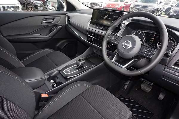 2025 Nissan QASHQAI ST J12
