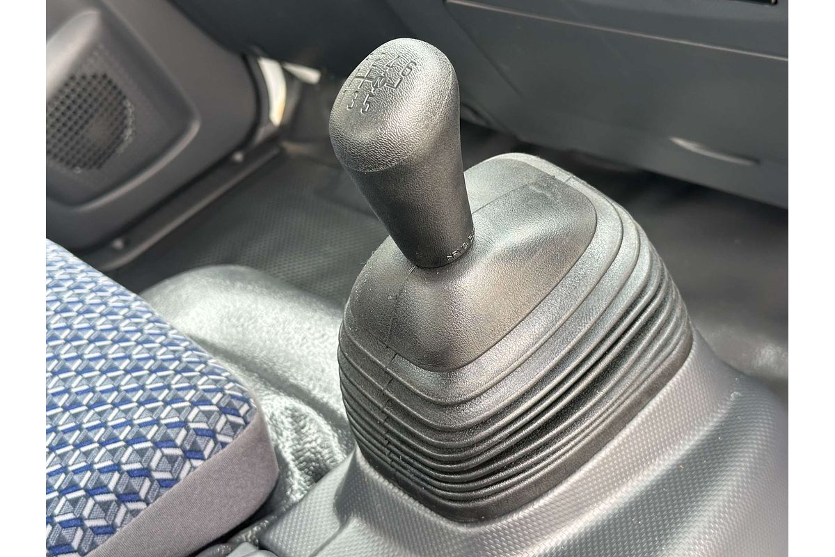 2025 Isuzu NPR 45/55-155 Manual MWB Tradepack NO ADBLUE OR DPD  4x2