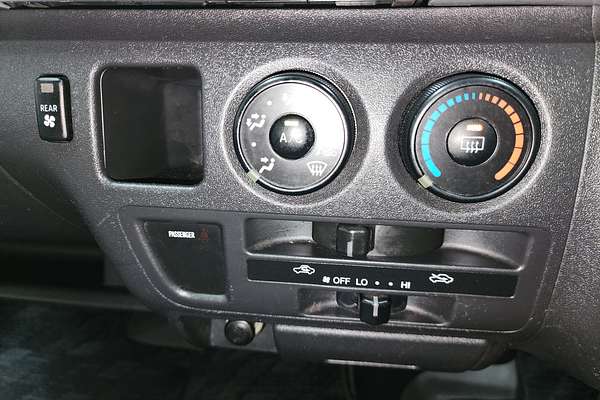 2006 Toyota Hiace Commuter TRH223R