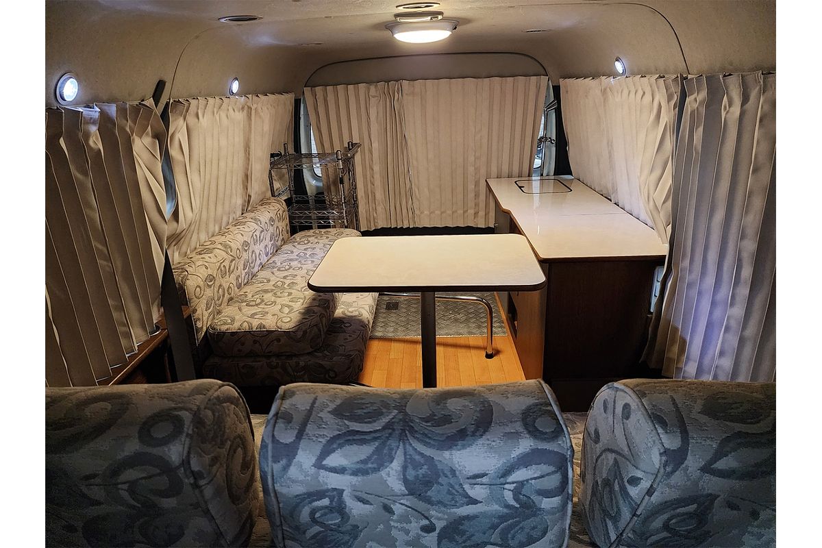 2006 Toyota Hiace Commuter TRH223R