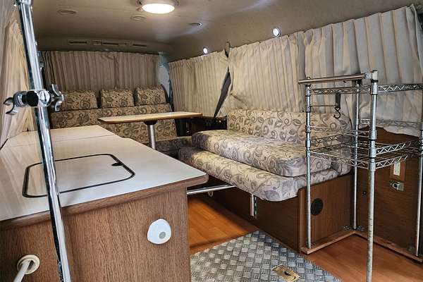 2006 Toyota Hiace Commuter TRH223R