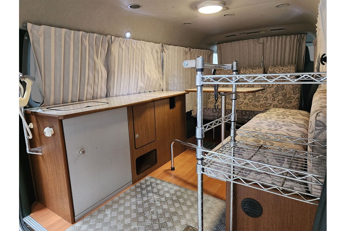 2006 Toyota Hiace Commuter TRH223R