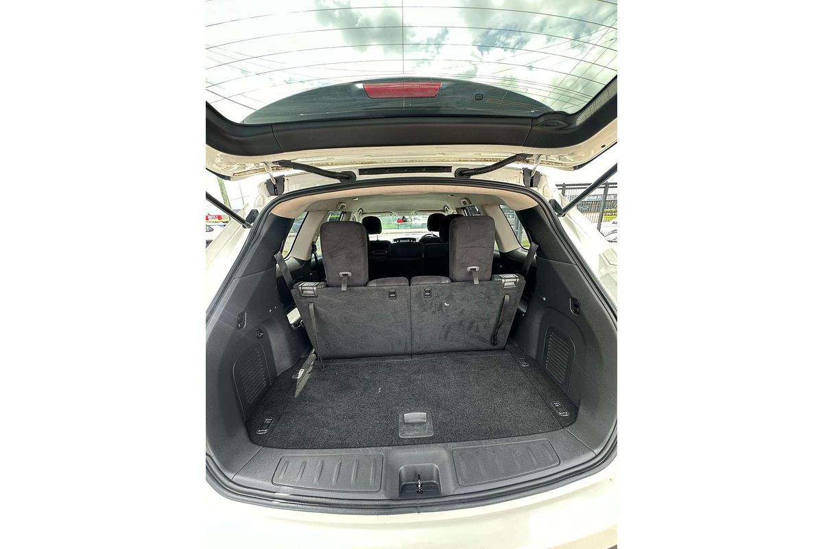 2016 Nissan Pathfinder ST R52
