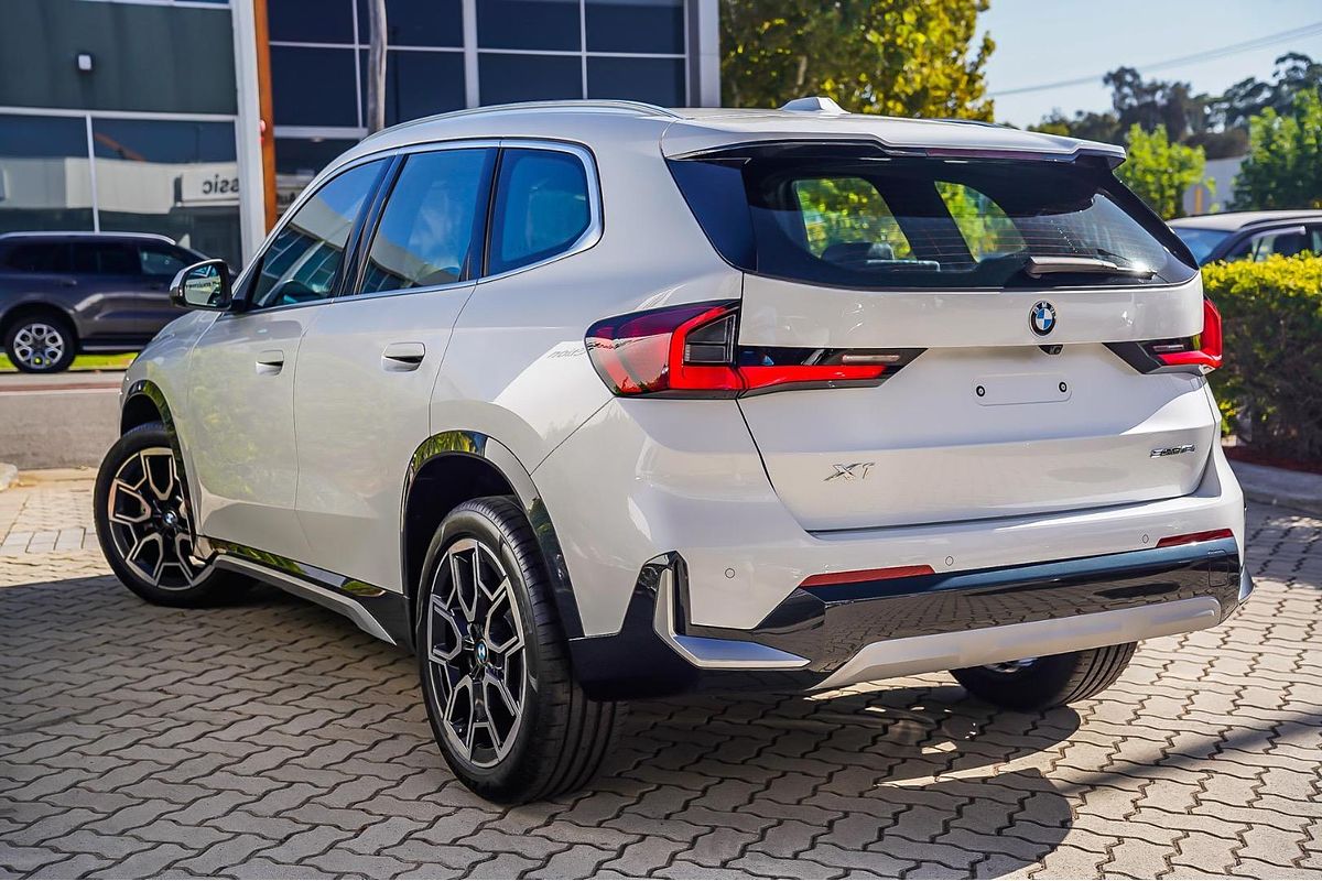 2024 BMW X1 sDrive18i U11